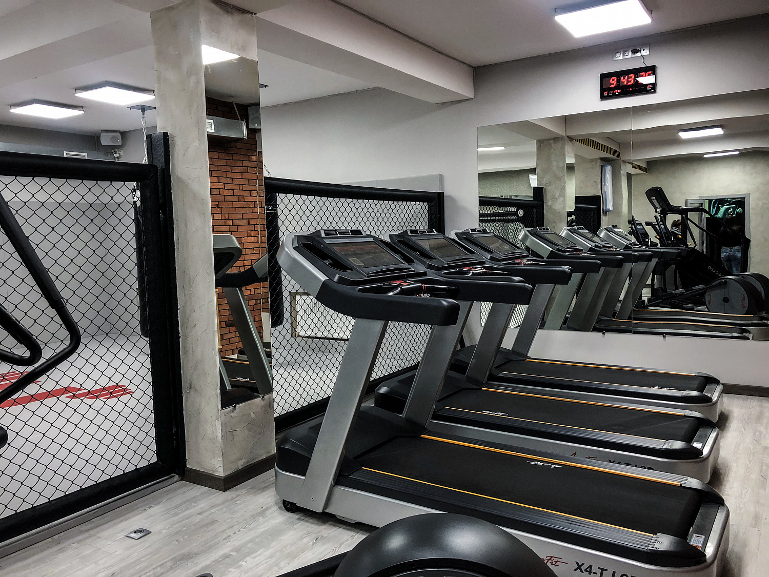 Фитнес-клуб "Unique one Health & Fitness"