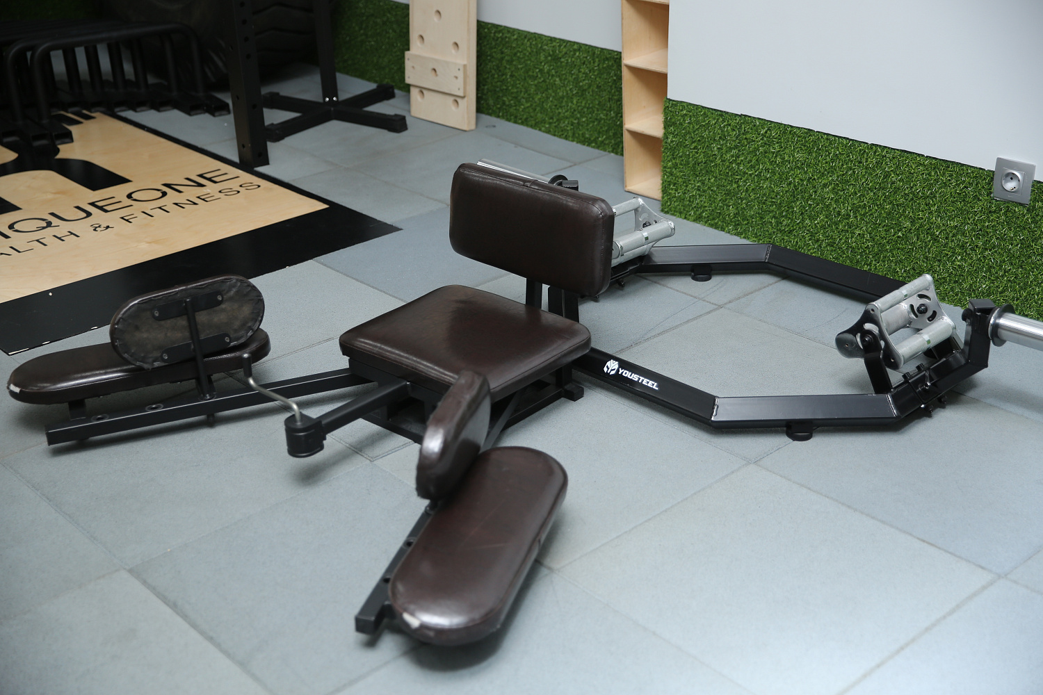 Фитнес-клуб "Unique one Health & Fitness"